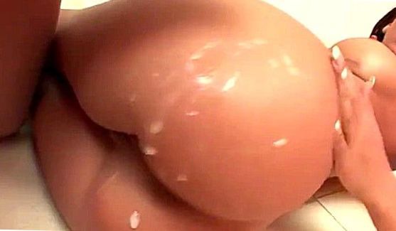 Большие Члены: Красивые азиатские девушки позируют для эротической фотосессии, порно видео