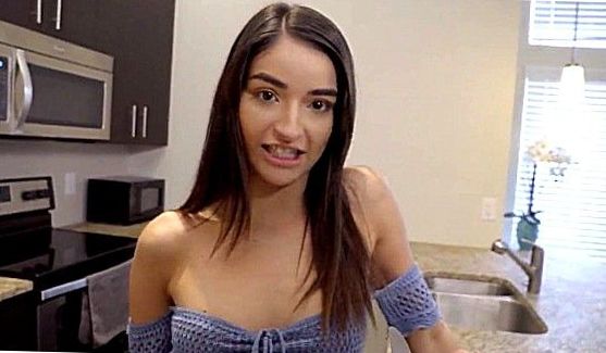 Девушка дрочит парню сидя сзади, порно видео