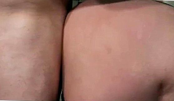 Парень уговорил подружку сделать ему минет на камеру, порно видео